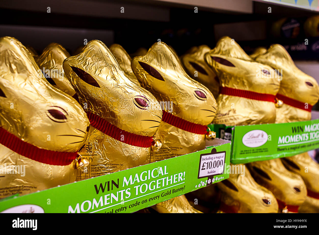 Lindt Easter Bunnies for sale in a store Stock Photo