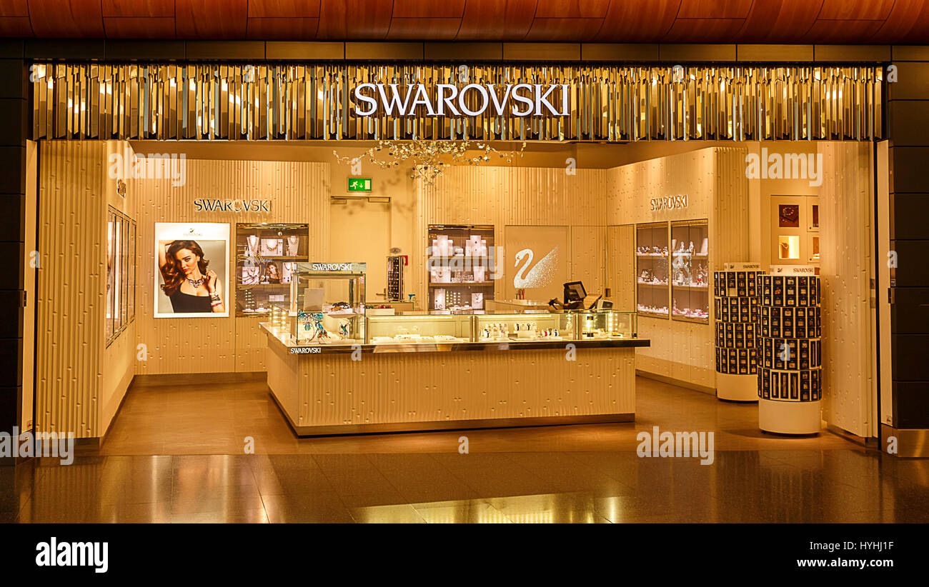 Swarovski store hi-res stock photography and images - Page 3 - Alamy