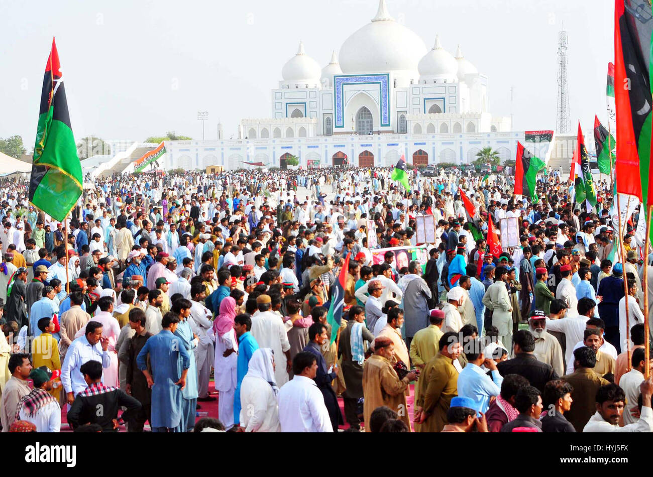 Karachi, Pakistan. 4th April, 2017. Large numbers of activists of Peoples Party (PPP) are gathering to mark 38th death anniversary of Zulfiqar Ali Bhutto, held at Bhutto's Mausoleum in Garhi Khuda Bux on Tuesday, April 04, 2017. Credit: Asianet-Pakistan/Alamy Live News Stock Photo