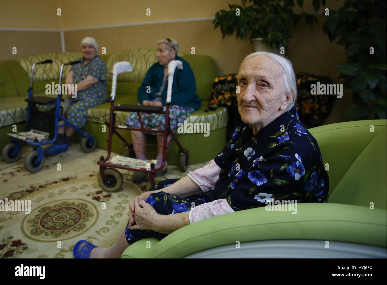 Women elderly Ukraine hopes