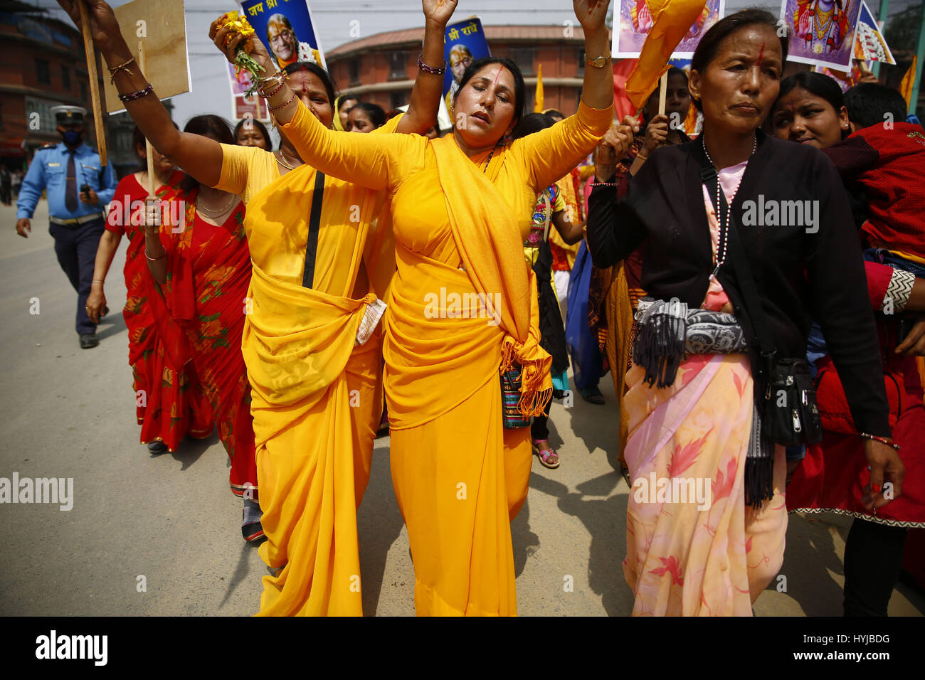 Kathmandu, Nepal. 5th Apr, 2017. Nepalese Hindu devotees chant prayers ...