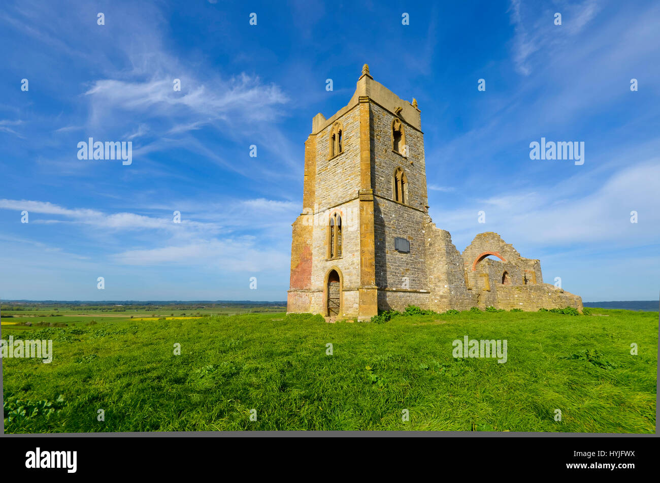 Burrowbridge, Somerset, UK. 5th Apr, 2017. UK Weather. A warm sunny ...