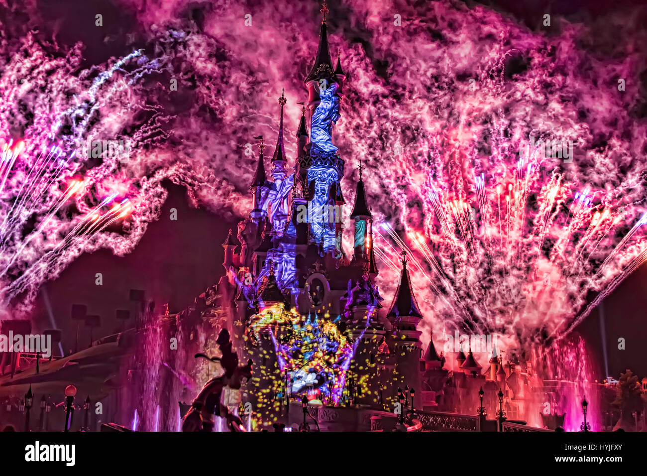 Mickey Mouse Firework Show Hi-res Stock Photography And Images - Alamy