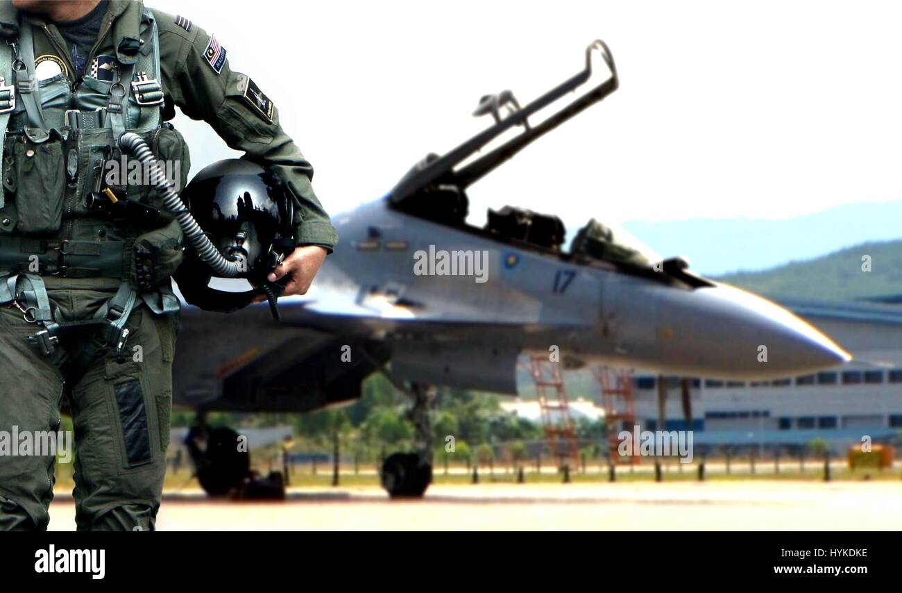 Pilot Walking To Jet Stock Photos & Pilot Walking To Jet Stock Images ...