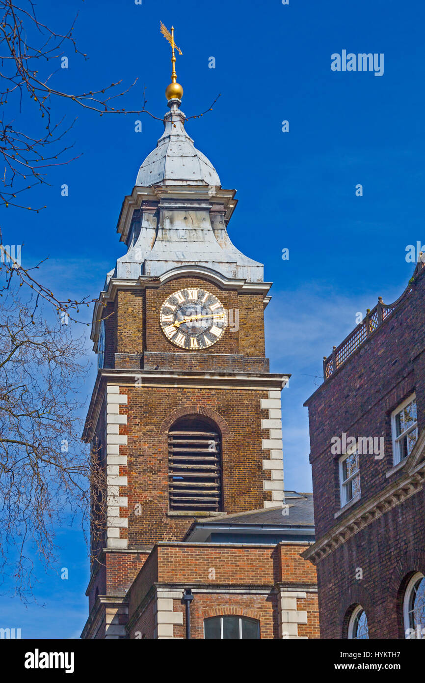 Old graveyard, Scandrett Street, Wapping Stock Photo - Alamy