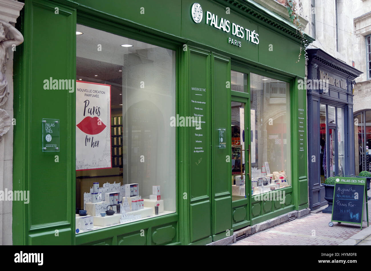 Palais des Thés, Specialist tea shop in Nimes, France Stock Photo - Alamy