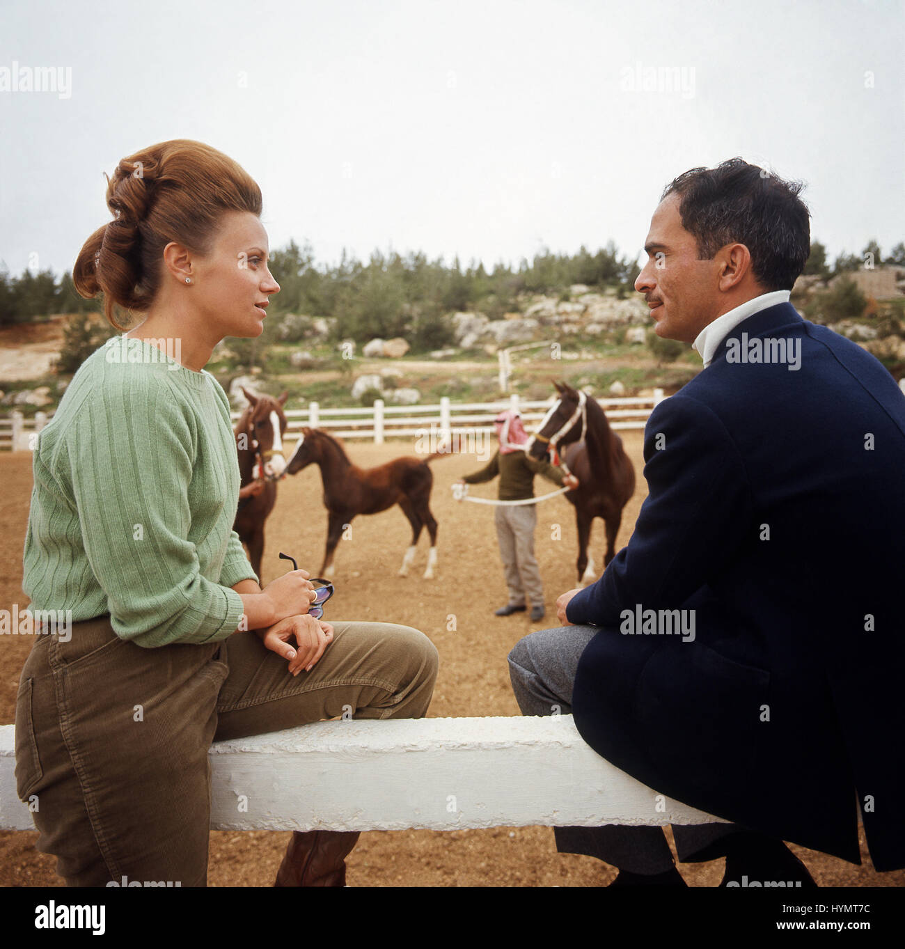 HUSSEIN bin Talal al-Hashemi 1970 King of Jordan with wife British  Antoinette Avril Gardiner with married name Muna at the horse paddock Stock  Photo - Alamy