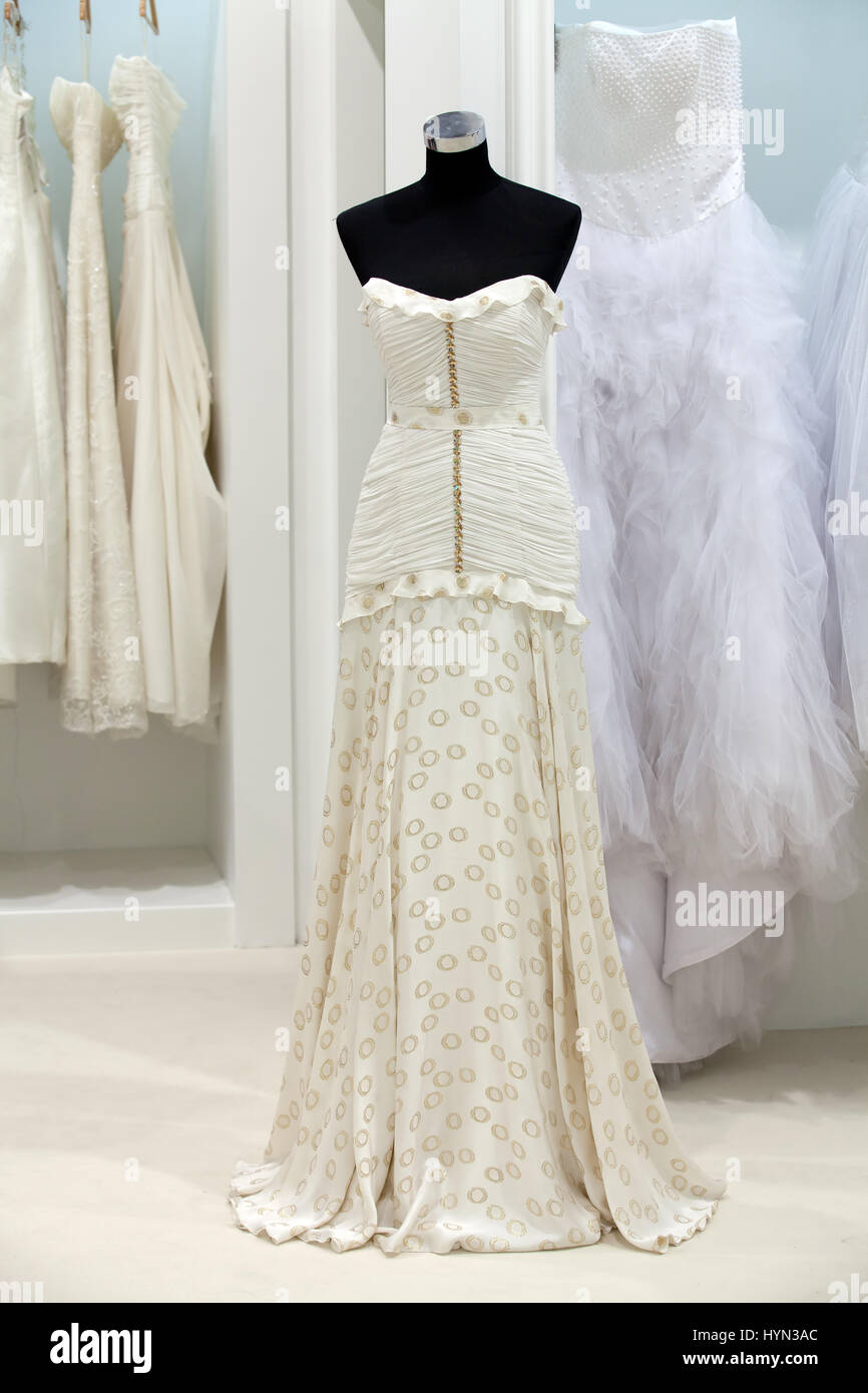 Wedding dress store Stock Photo Alamy
