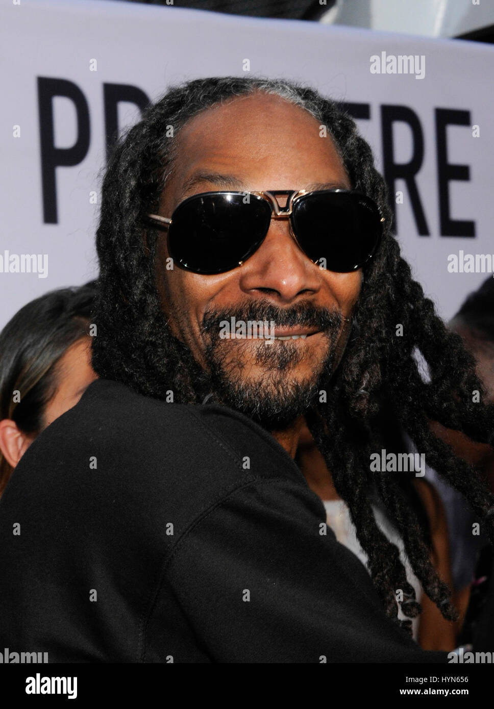 Who Played Snoop Dogg In Straight Outta Compton Snoop Dogg Hair Straight