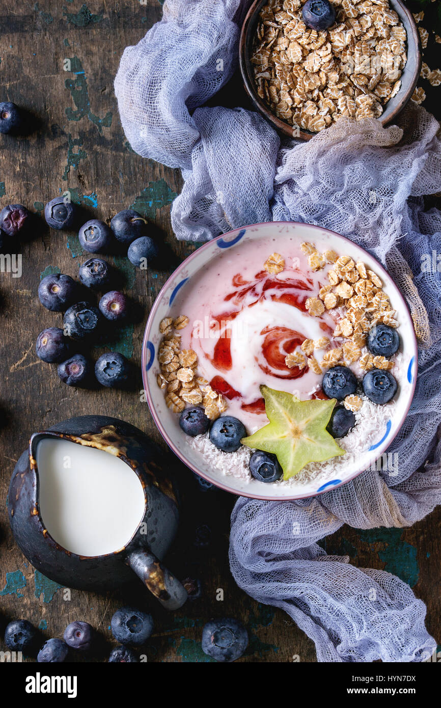 Yogurt smoothie bowl Stock Photo Alamy