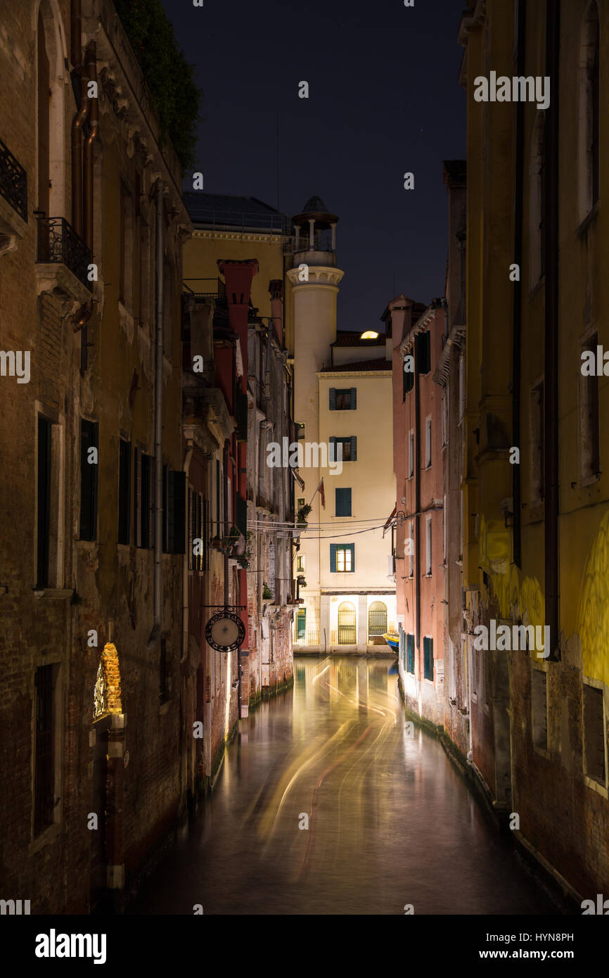 Venice night narrow canal hi-res stock photography and images - Alamy