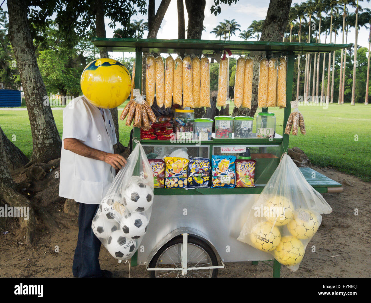 Popcorn seller in a public park in Brazil. Business-focused head Stock Photo