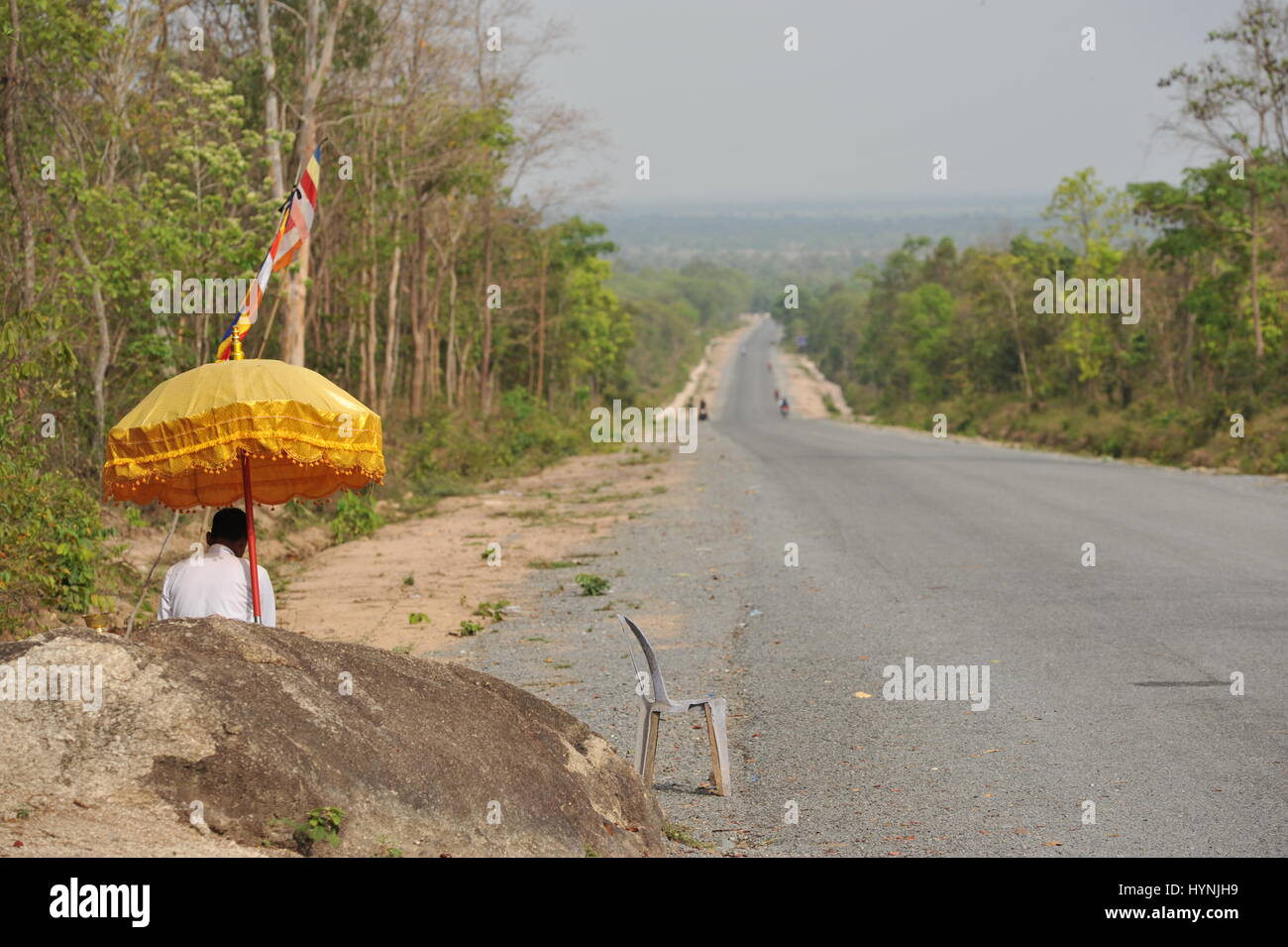 entrance-exit-road-to-phnom-tamao-wildlife-rescue-centre-takeo