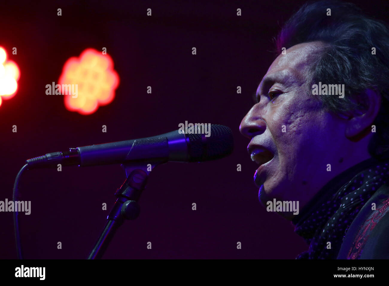London, UK. 5th April, 2017. Alejandro Escovedo performing live on stage at Bush Hall in London. Photo date: Wednesday, April 5, 2017. Credit: Roger Garfield/Alamy Live News Stock Photo