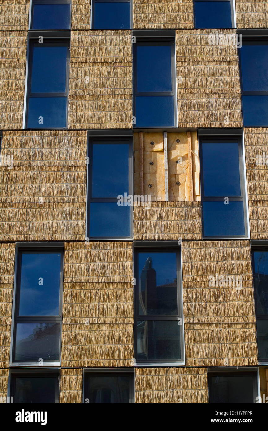 France, North-Western France, Nantes, insulation of a new building : straw covering glass wool Stock Photo