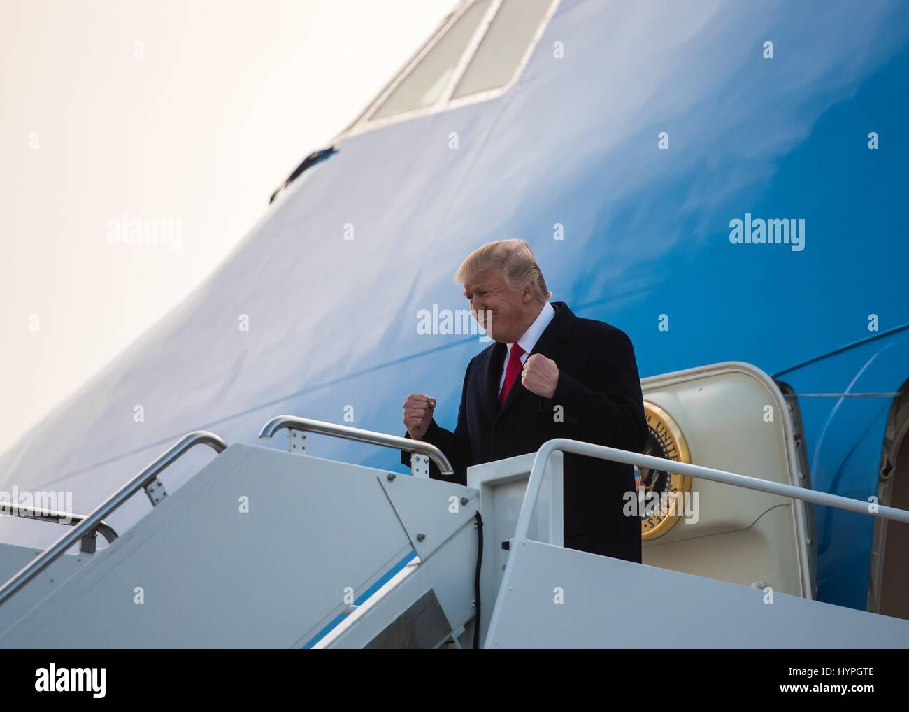 U.S. President Donald Trump exits Air Force One at the Kentucky Air National Guard Base March 20, 2017 in Louisville, Kentucky. Stock Photo