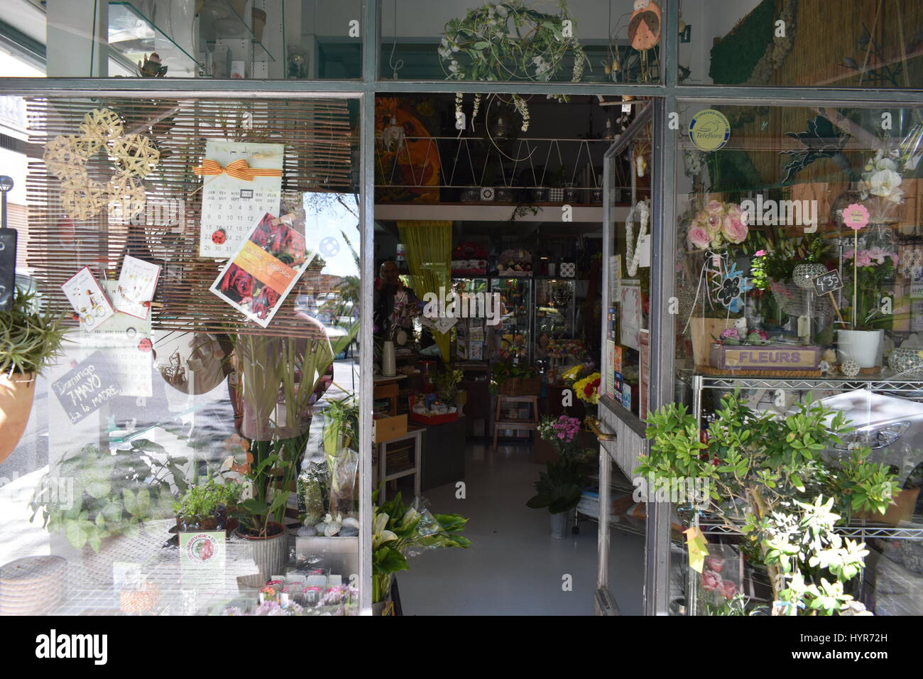 Flower shop exterior hires stock photography and images Alamy