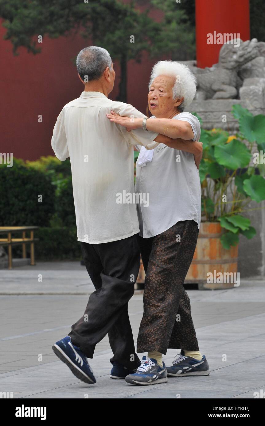 Old People Dancing Jinshan Park Beijing China Stock Photo Alamy Old People Dancing Jinshan Park Beijing China Stock Photo Alamy