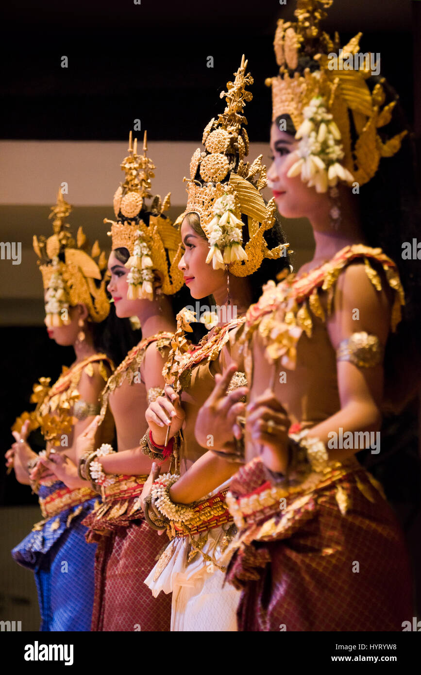 Apsara cambodia dance hi-res stock photography and images - Alamy