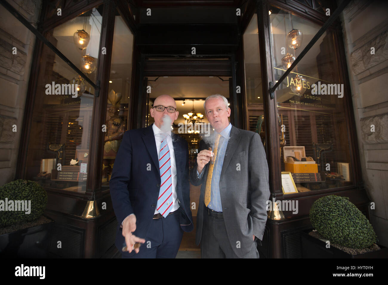 James J Fox, oldest cigar shop in London established by Robert Lewis in 1787, cigar merchants on