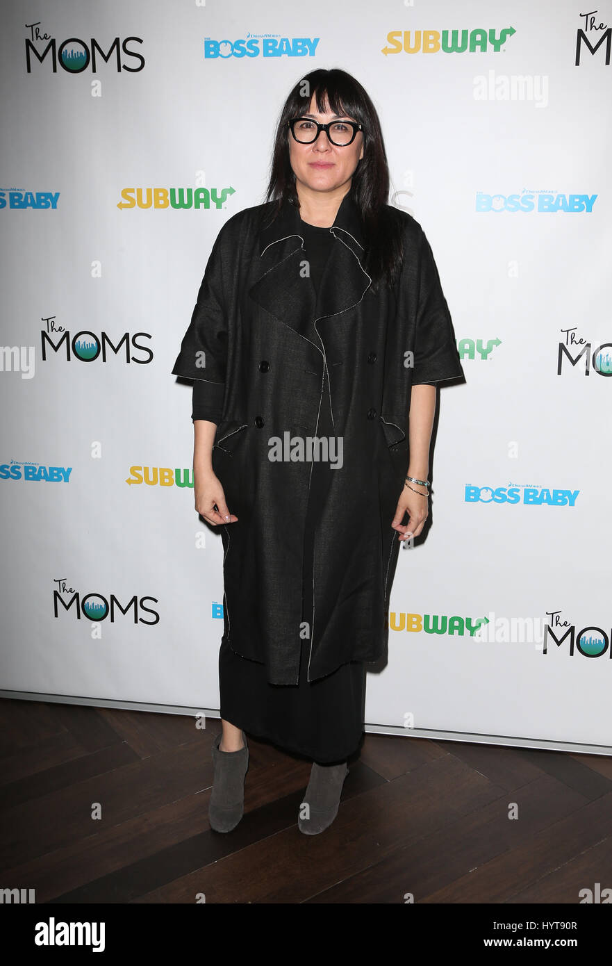 The Moms and Subway Restaurant host a Mamarazzi event for the film ...