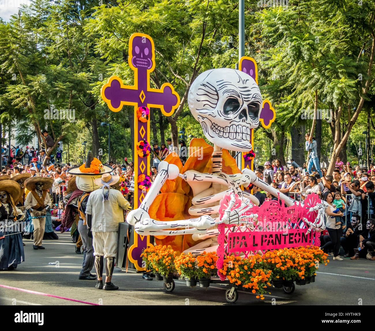 Day of the dead (Dia de los Muertos) parade in Mexico City - Mexico Stock Photo