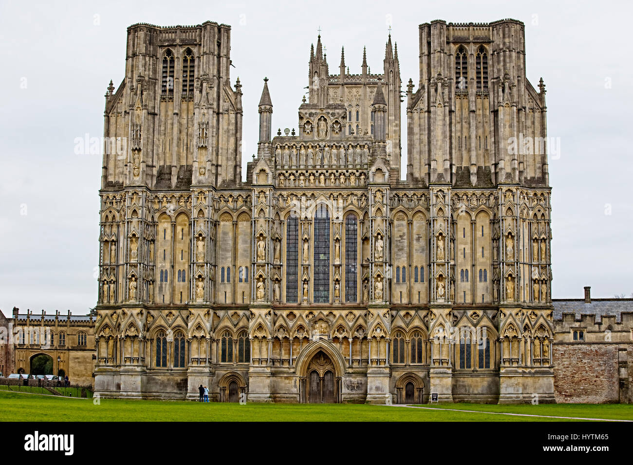 Wells cathedral facade hi-res stock photography and images - Alamy