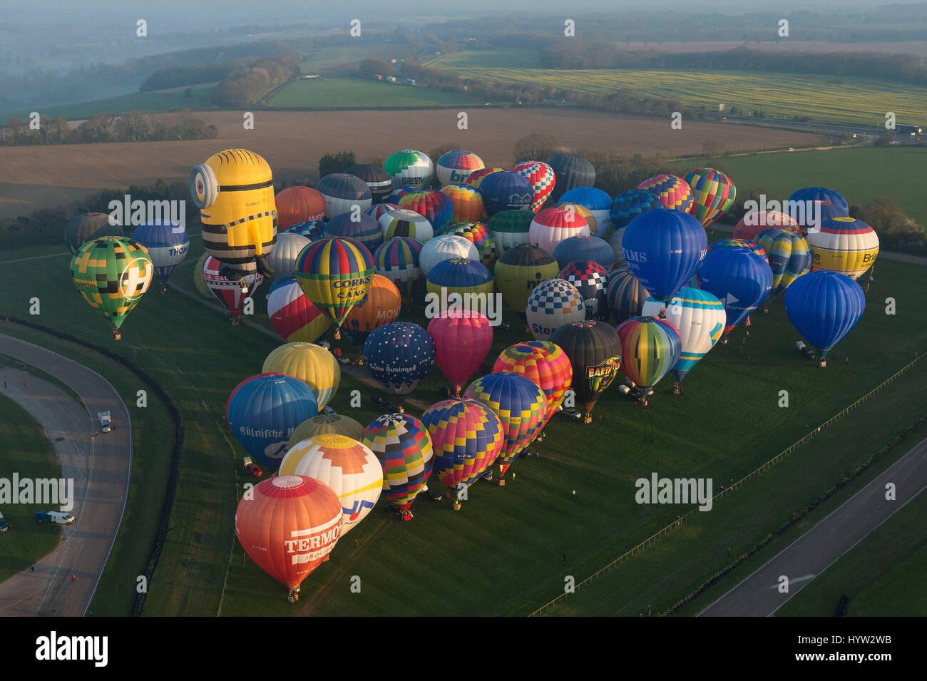 воздушные шары воздухоплавание. лотарингский всемирный фестиваль воздушных шаров во франции. лотарингия фестиваль воздушных шаров. воздушный шар парад. фестиваль воздушных шаров во франции.