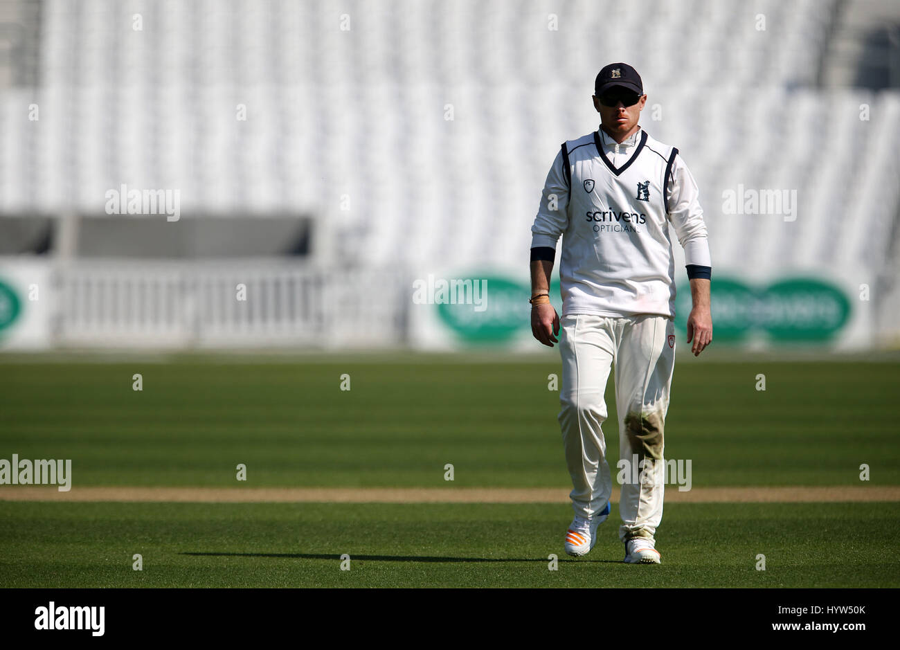 Warwickshire's Ian Bell during day one of the Specsavers County Cricket Championships, Division One match at The Oval, London. Stock Photo