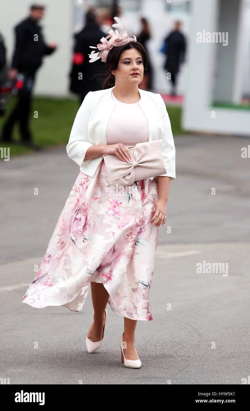 Aintree ladies day hats hi-res stock photography and images - Alamy
