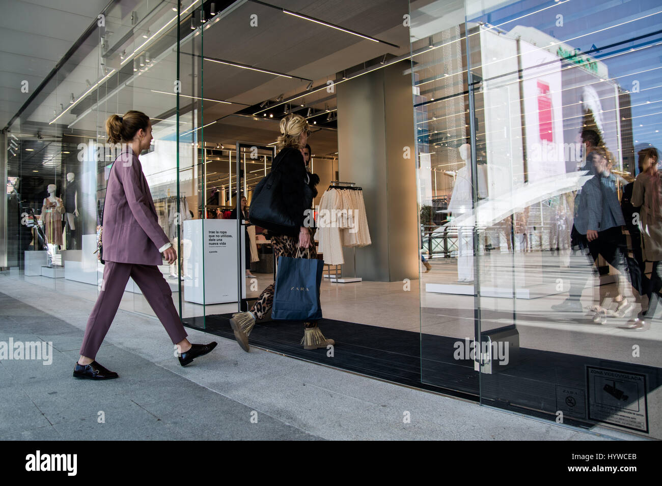 Madrid, Spain. 7th Apr 2017. People entering to the world's biggest