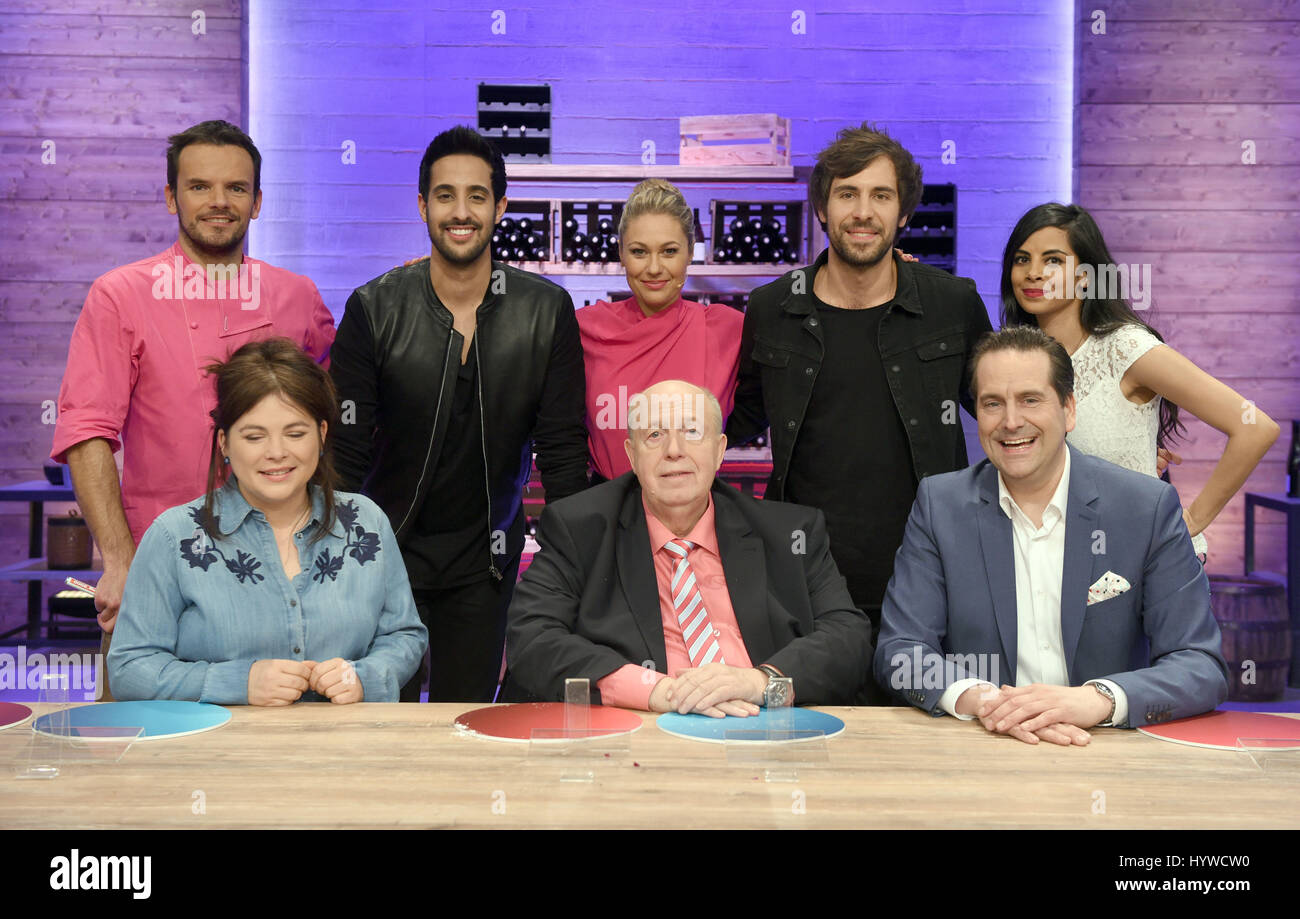 Chef Steffen Henssler, host Sami Slimani, host Ruth Moschner, musician Max Giesinger, host Collien Ulmen-Fernandes (back, l-r), jury members Maria Gross, Reiner Calmund and Gerhard Retter (front, l-r), photographed during the shooting of the VOX TV cooking show 'Grill den Henssler' in Cologne, Germany, 26 March 2017. The show will run on 14 May 2017. Photo: Henning Kaiser/dpa Stock Photo