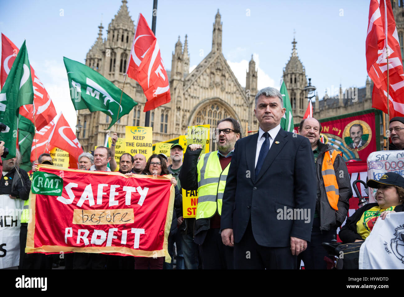London, UK. 26th Apr, 2017. Members of the RMT union including General ...