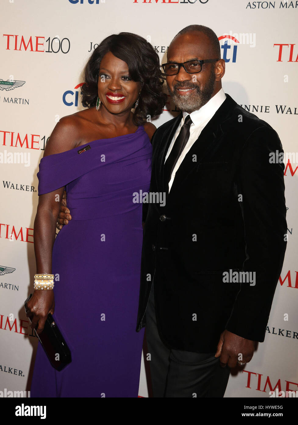New York, New York, USA. 25th Apr, 2017. Actress VIOLA DAVIS and JULIUS