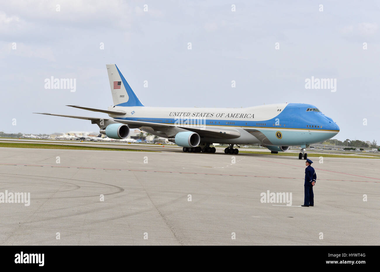 West Palm Beach, Florida, USA. 06th Apr, 2017. General view of Air Force One landing with U.S. President Donald J. Trump and First Lady Melania Trump on board at Palm Beach International Airport Atlantic Aviation on April 06, 2017 in West Palm Beach, Florida. President Trump at the Winter White House Mar-a-Lago for a weekend with Chinese President Xi Jinping to discuss global, regional, and bilateral issues of mutual concern Credit: Mpi10/Media Punch/Alamy Live News Stock Photo