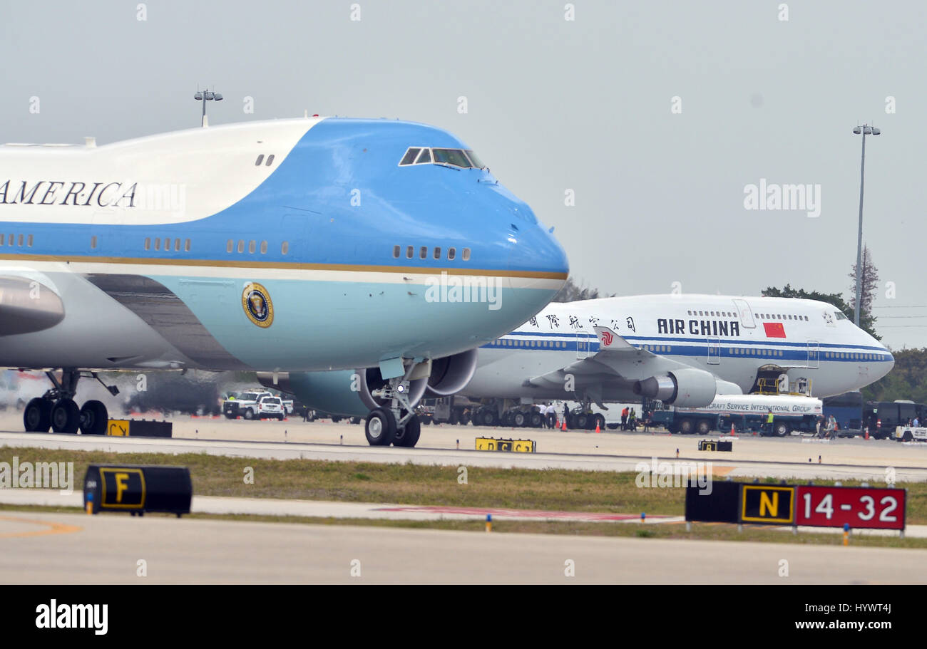 West Palm Beach, Florida, USA. 06th Apr, 2017. General view of Air Force One landing with U.S. President Donald J. Trump and First Lady Melania Trump on board and Chinese President Xi Jinping plane on the Tarmac at Palm Beach International Airport Atlantic Aviation on April 06, 2017 in West Palm Beach, Florida. President Trump at the Winter White House Mar-a-Lago for a weekend with Chinese President Xi Jinping to discuss global, regional, and bilateral issues of mutual concern Credit: Mpi10/Media Punch/Alamy Live News Stock Photo