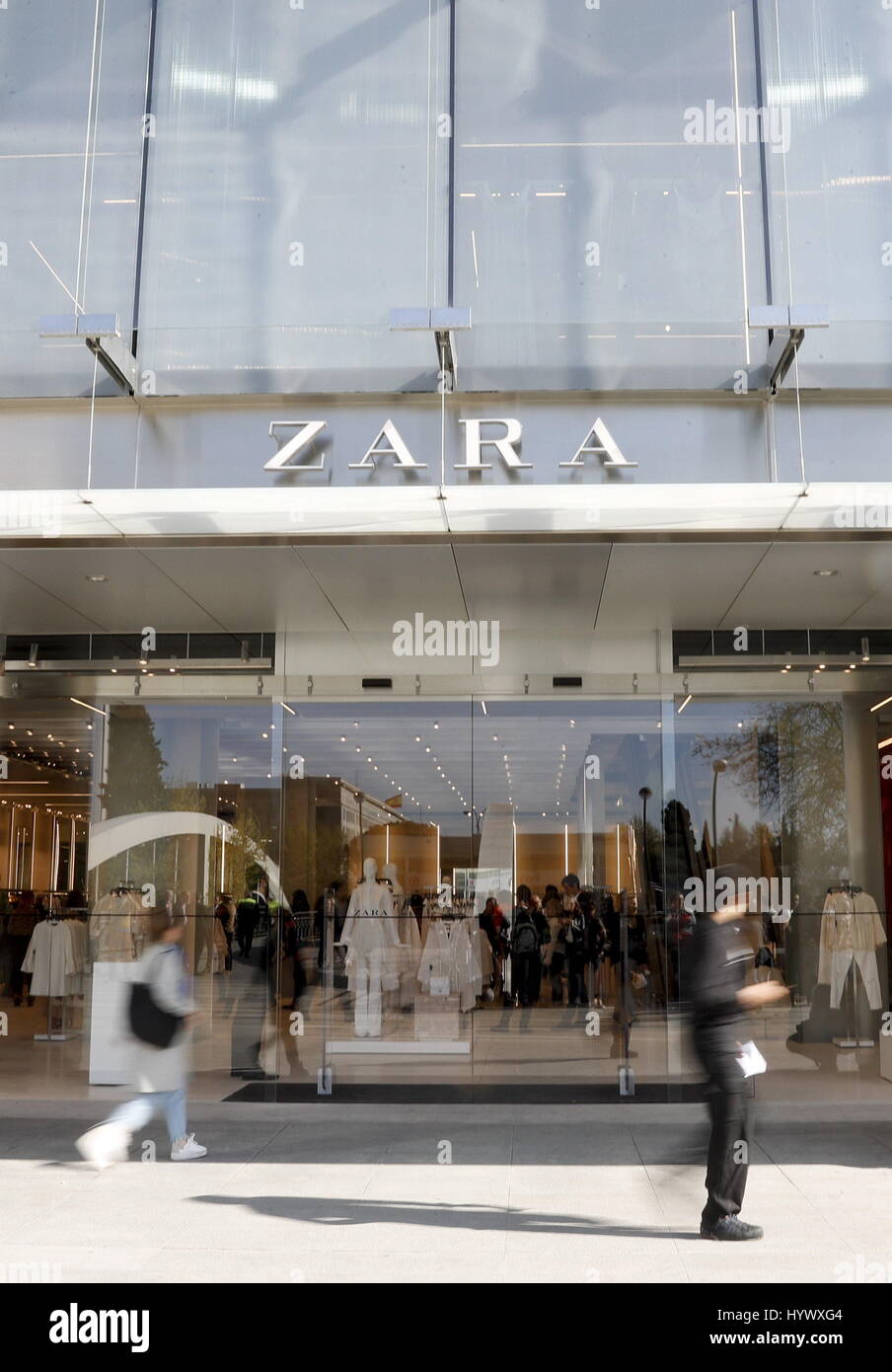 People attend opening of Zara's world's biggest store in Madrid Stock Photo  - Alamy
