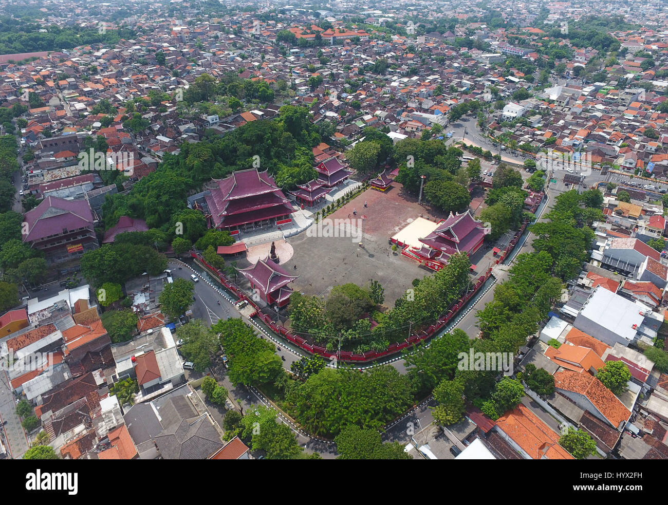 (170407) -- SEMARANG(INDONESIA), April 7, 2017 (Xinhua) -- Photo taken on April 4, 2017 shows the Sam Poo Kong Temple, which was built in memory of the Chinese Ming Dynasty (1368-1644) navigator Zheng He's arrival at Semarang, in Semarang, Indonesia. Chinese navy explorer Zheng He who visited the Central Java Province's port city of Semarang 600 years ago has an enduring legacy in the capital of the province. Arriving here at the beginning of the 15th century, Zheng He made a cave on the Simongan Hill as his temporary abode and repaired his ships. During his stay, Zheng He built a mosque and s Stock Photo