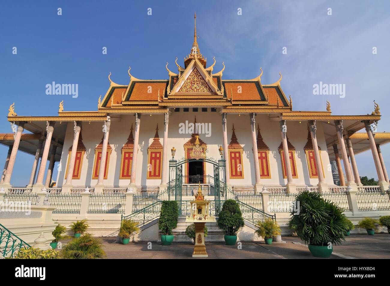 Cambodia Phnom Penh The Royal Palace In Phnom Penh Stock Photo Alamy cambodia-phnom-penh-the-royal-palace-in-phnom-penh-stock-photo-alamy