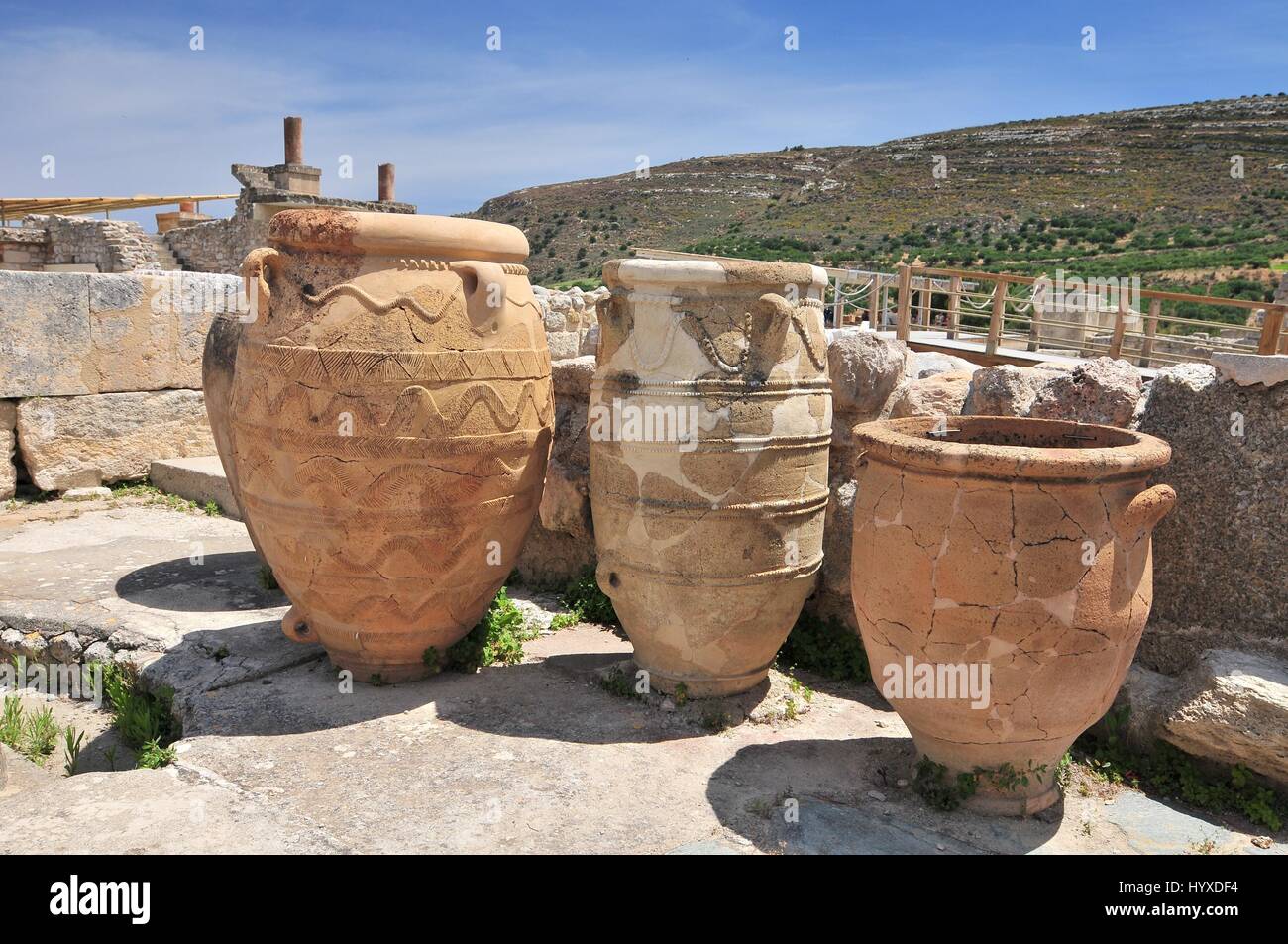 Minoan ceramic hi-res stock photography and images - Alamy