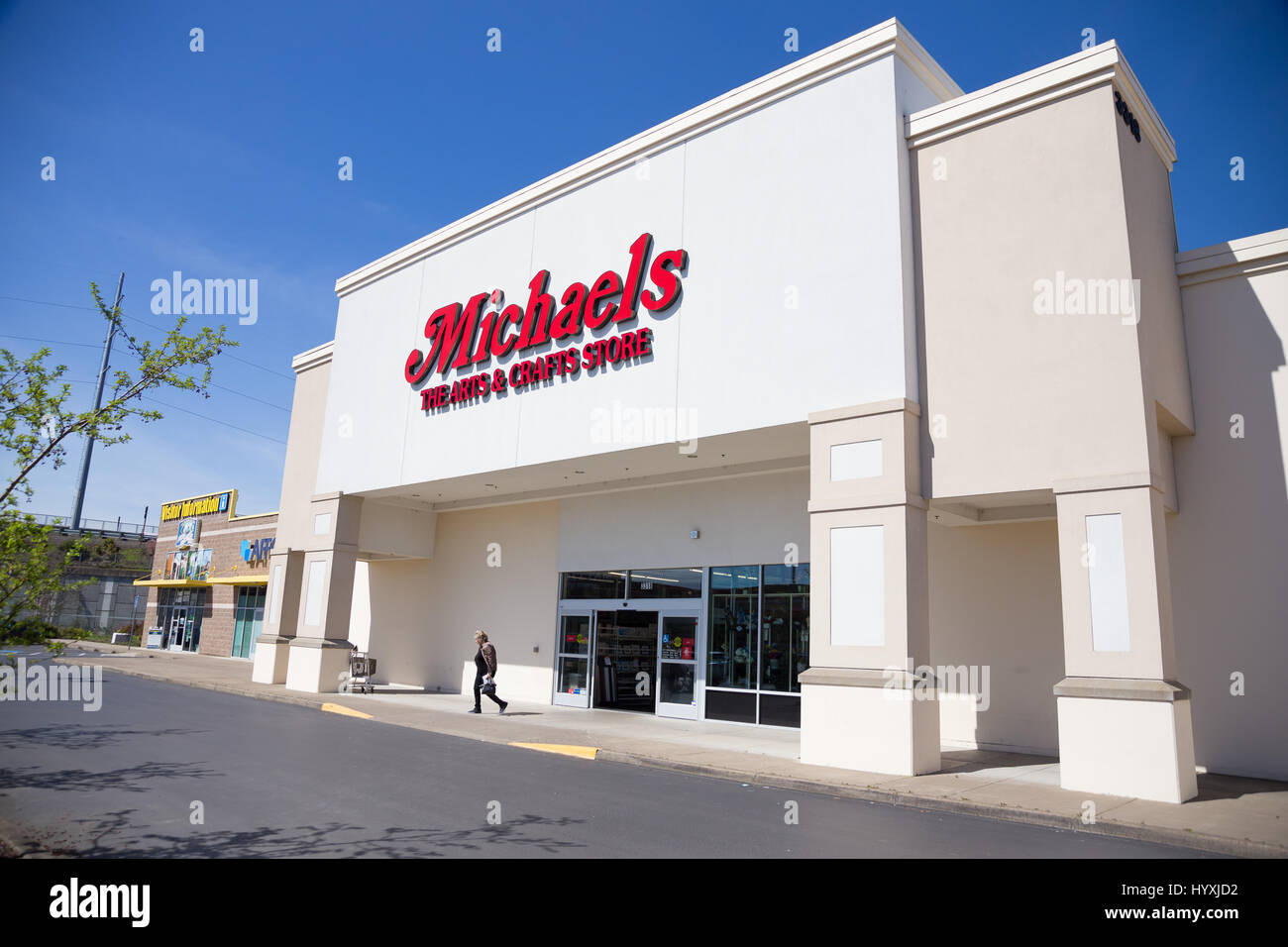 Michaels arts and crafts store hi-res stock photography and images