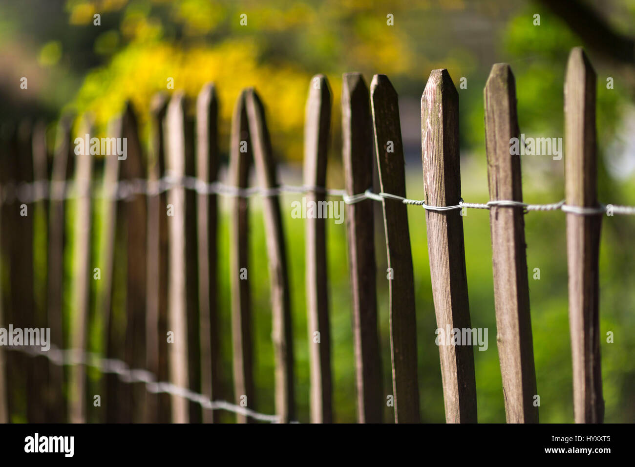 Wooden fence hi-res stock photography and images - Alamy