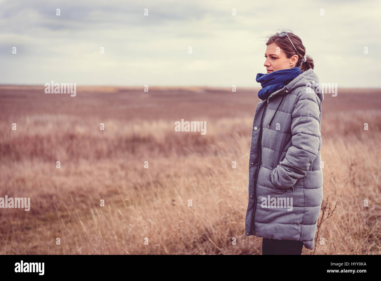 Cold woman wearing jacket hi-res stock photography and images - Alamy