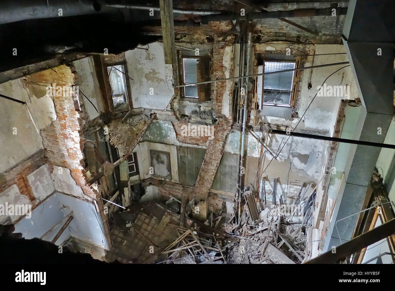 ILLINOIS, USA HAUNTING images have revealed the derelict remains of