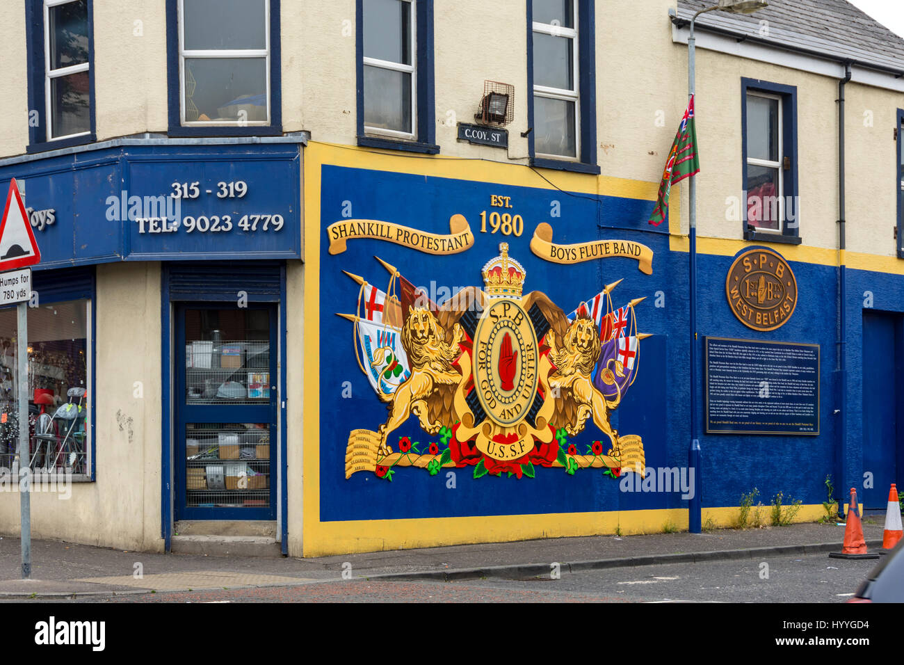 Shankill Protestant Boys Flute Band and Ulster Special Service Force mural, C.Coy St., off Shankill Rd., Belfast, County Antrim, Northern Ireland, UK Stock Photo