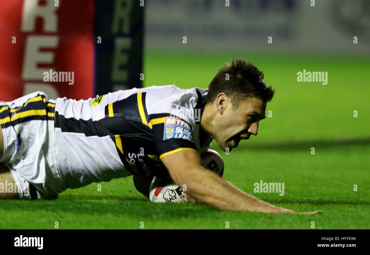 Leeds Rhinos' Joel Moon dives in to score a try during the Betfred Super League match at the Halliwell Jones Stadium, Warrington. Stock Photo