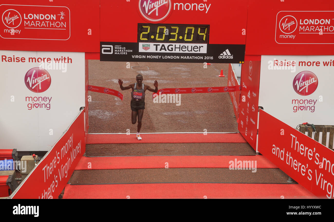 London, UK 24 April 2016. Eliud Kipchoge wins the Virgin Money London Marathon at a time of 2:03:05 breaking the marathon record. The men's course records was 2:04:29 (2014), held by Wilson Kipsang and women's: 2:15:25 (2003) held by Paula Radcliffe. © David Mbiyu/Alamy Live News Stock Photo
