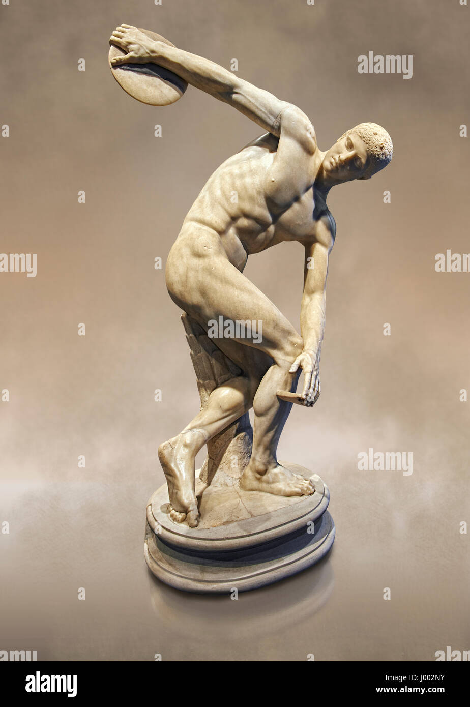 Discus thrower sculpture roman hires stock photography and images Alamy
