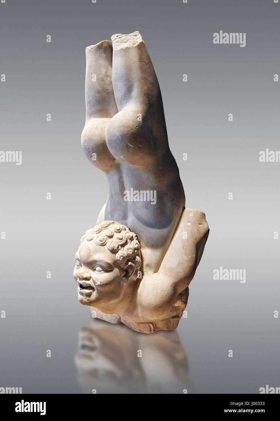 African art sculptures hi-res stock photography and images - Alamy