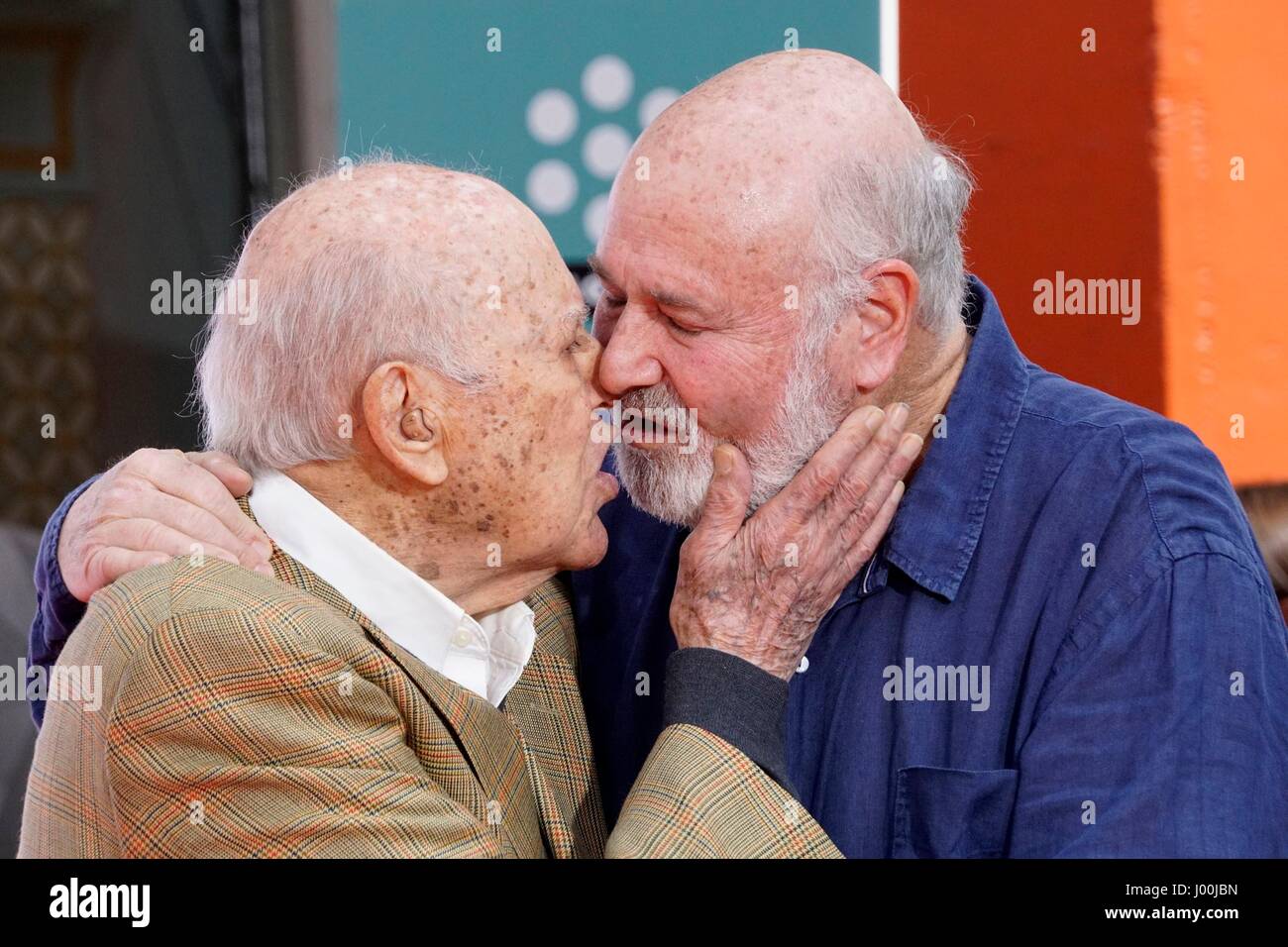 Los Angeles, CA, USA. 7th Apr, 2017. Carl Reiner, Rob Reiner at a public appearance for Carl Reiner and Rob Reiner Hand- and Footprint Ceremony, TCL Chinese Theatre (formerly Grauman's), Los Angeles, CA April 7, 2017. Credit: Priscilla Grant/Everett Collection/Alamy Live News Stock Photo